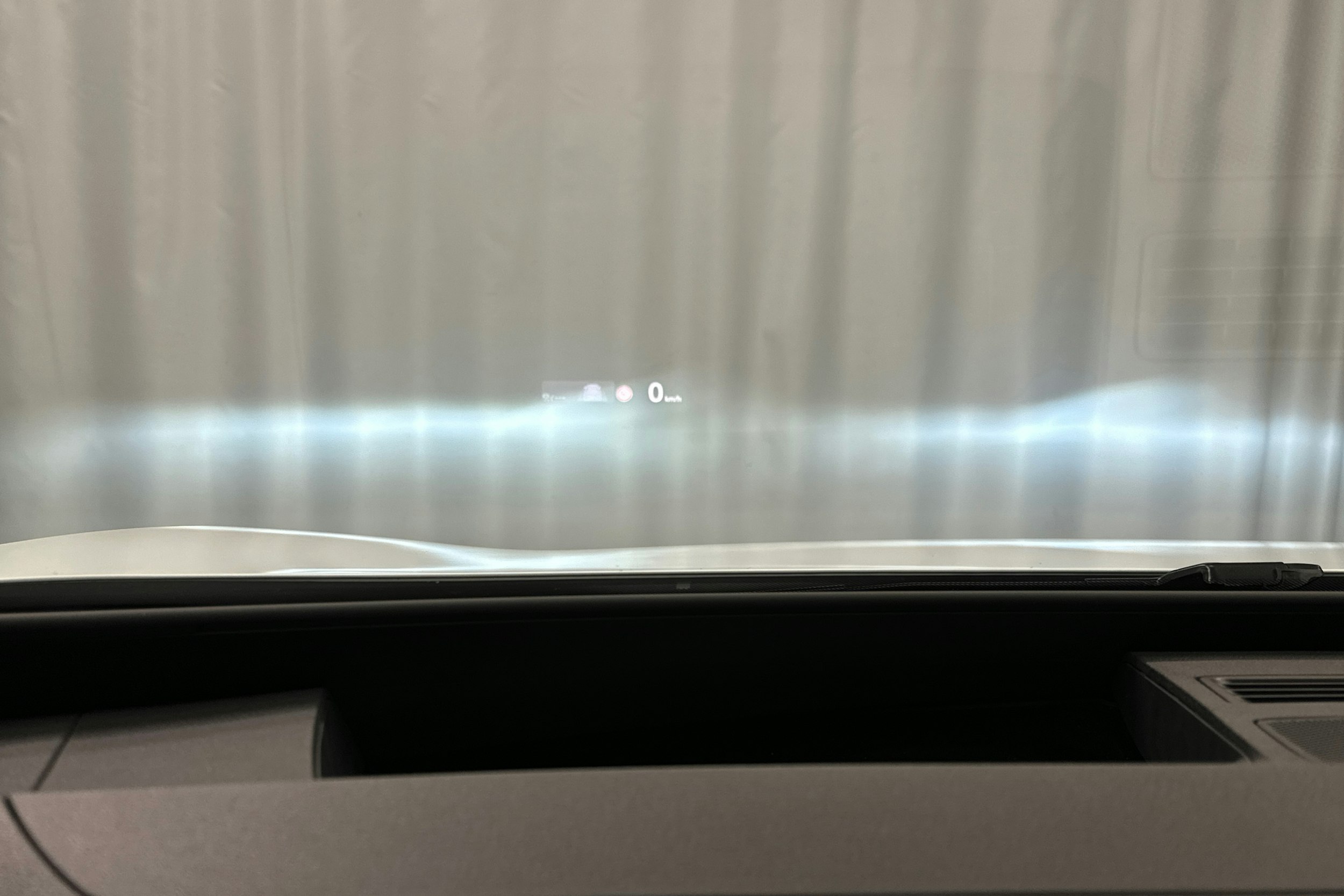 valkoinen Volkswagen ID.4 2023 kuva 21.