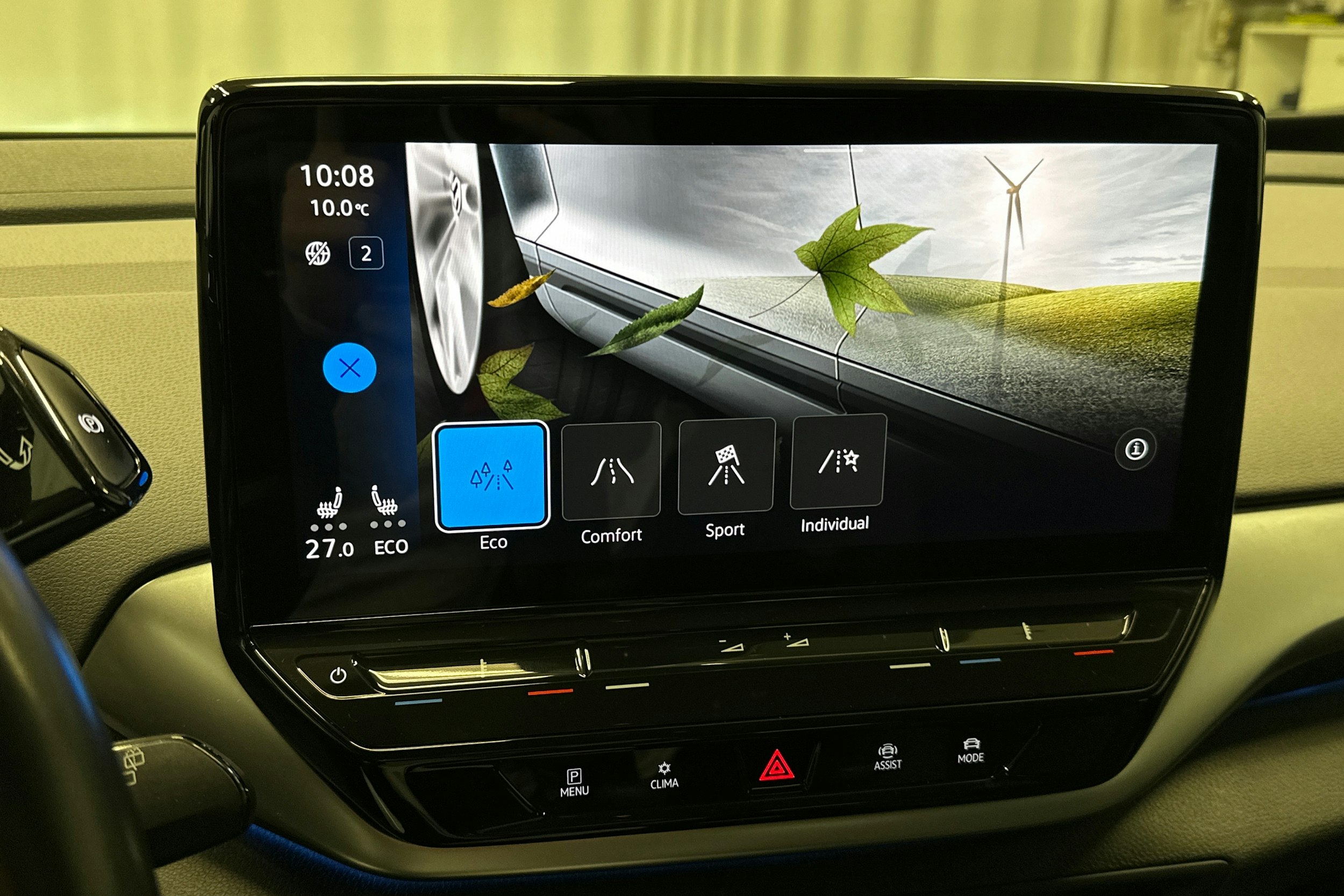 valkoinen Volkswagen ID.4 2023 kuva 24.