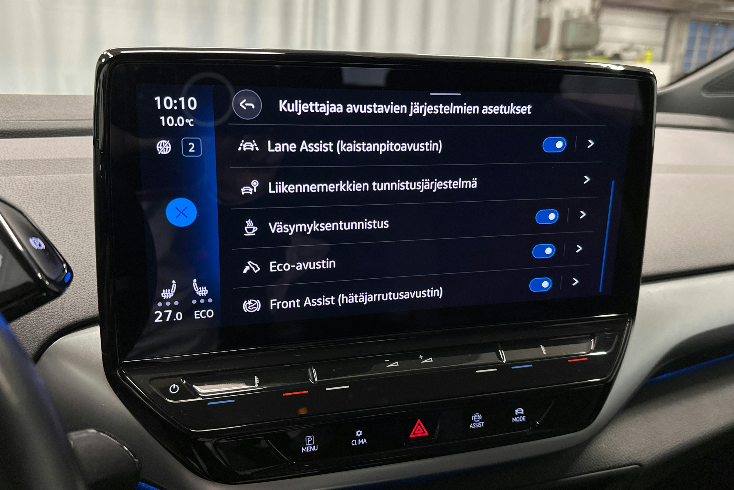 valkoinen Volkswagen ID.4 2023 kuva 28.