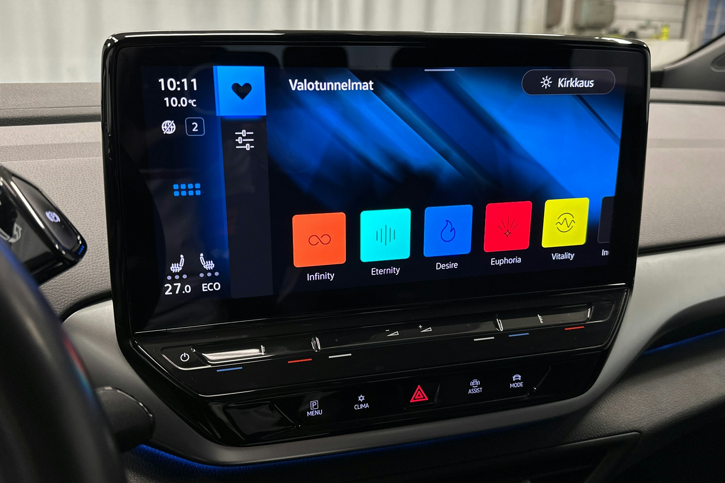 valkoinen Volkswagen ID.4 2023 kuva 29.