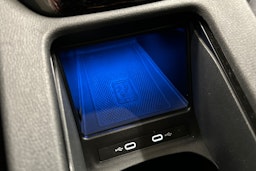 valkoinen Volkswagen ID.4 2023 kuva 30.