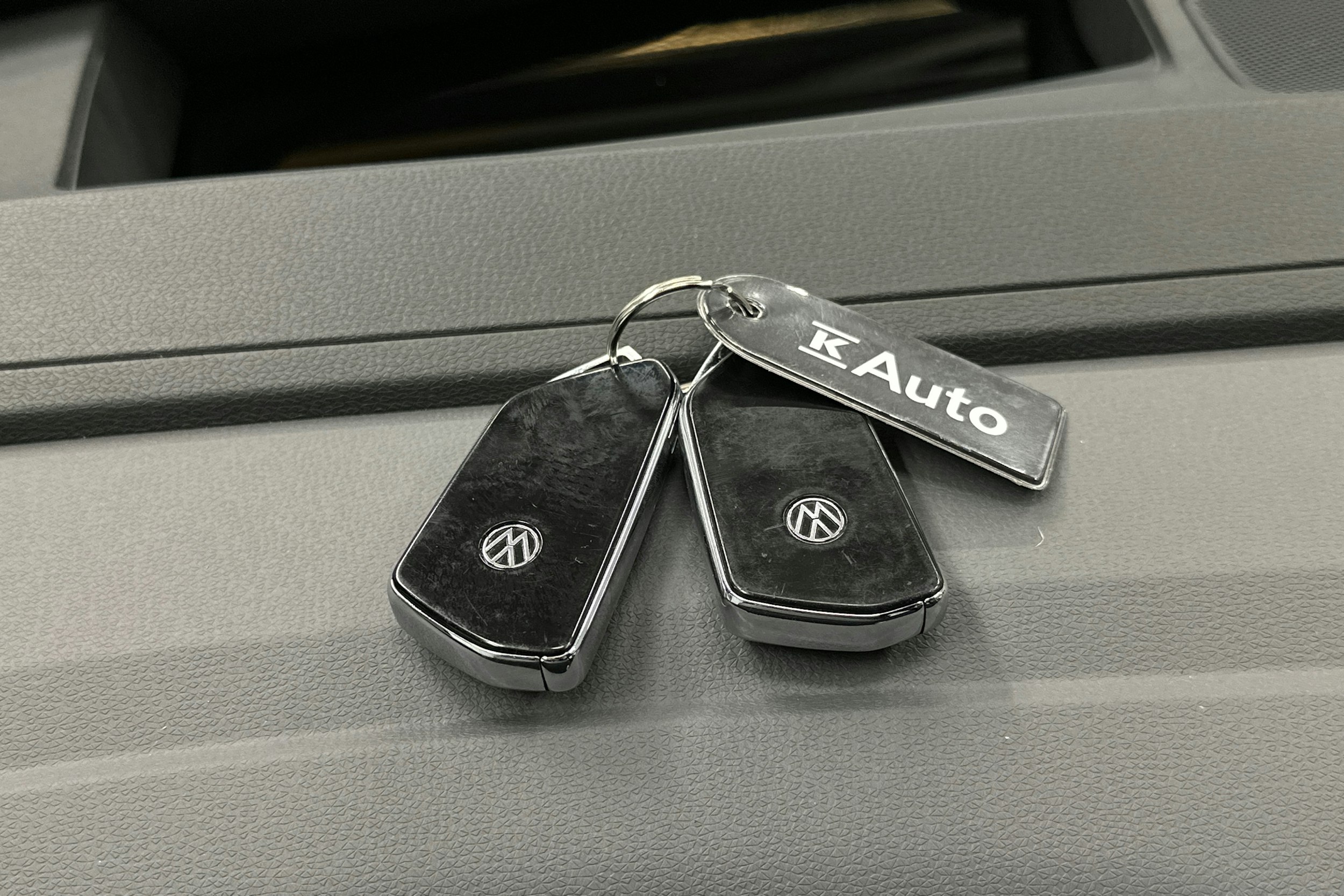 valkoinen Volkswagen ID.4 2023 kuva 32.