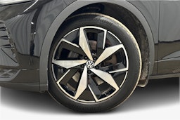 musta Volkswagen ID.4 2023 kuva 12.