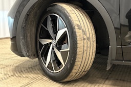 musta Volkswagen ID.4 2023 kuva 14.