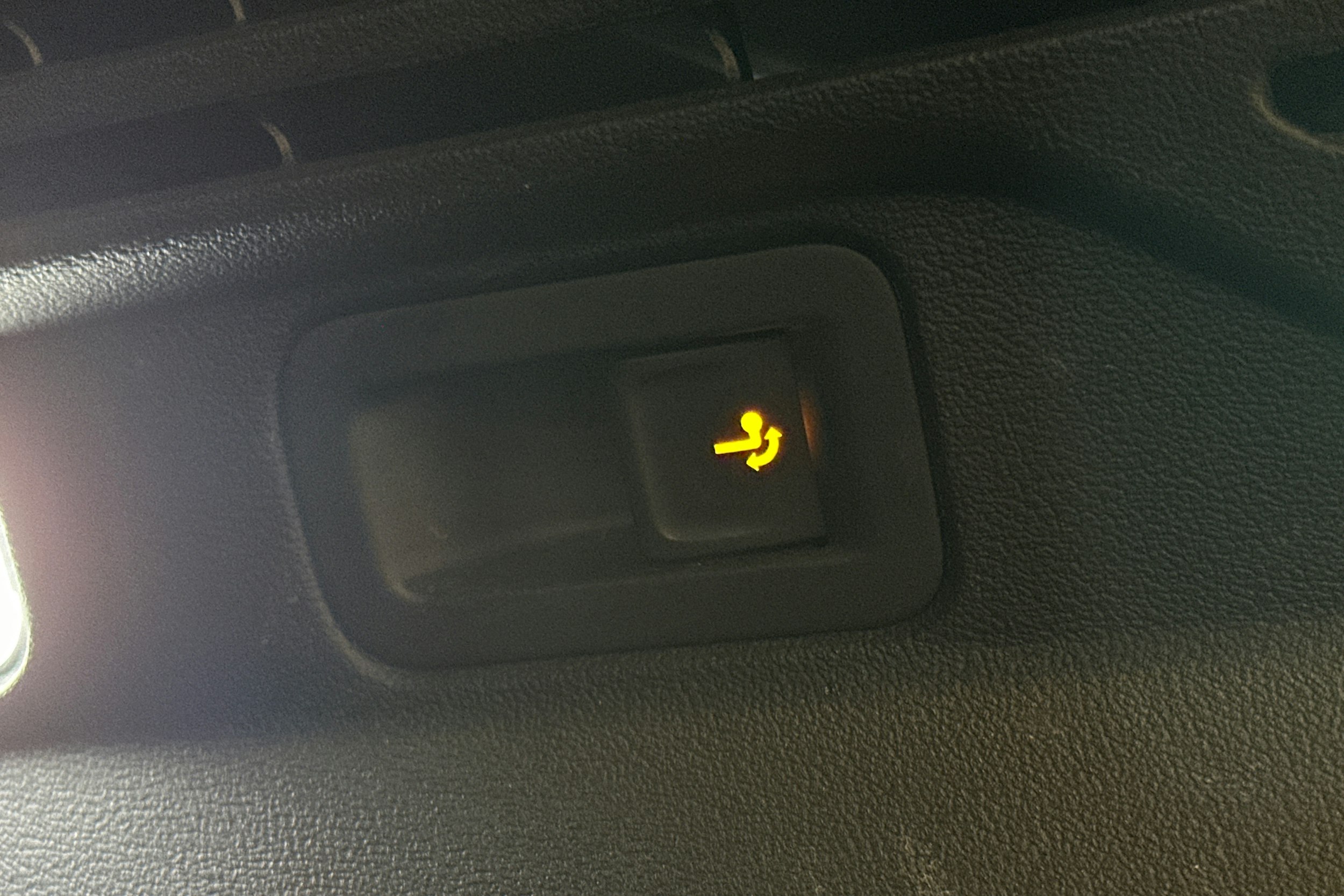 musta Volkswagen ID.4 2023 kuva 16.