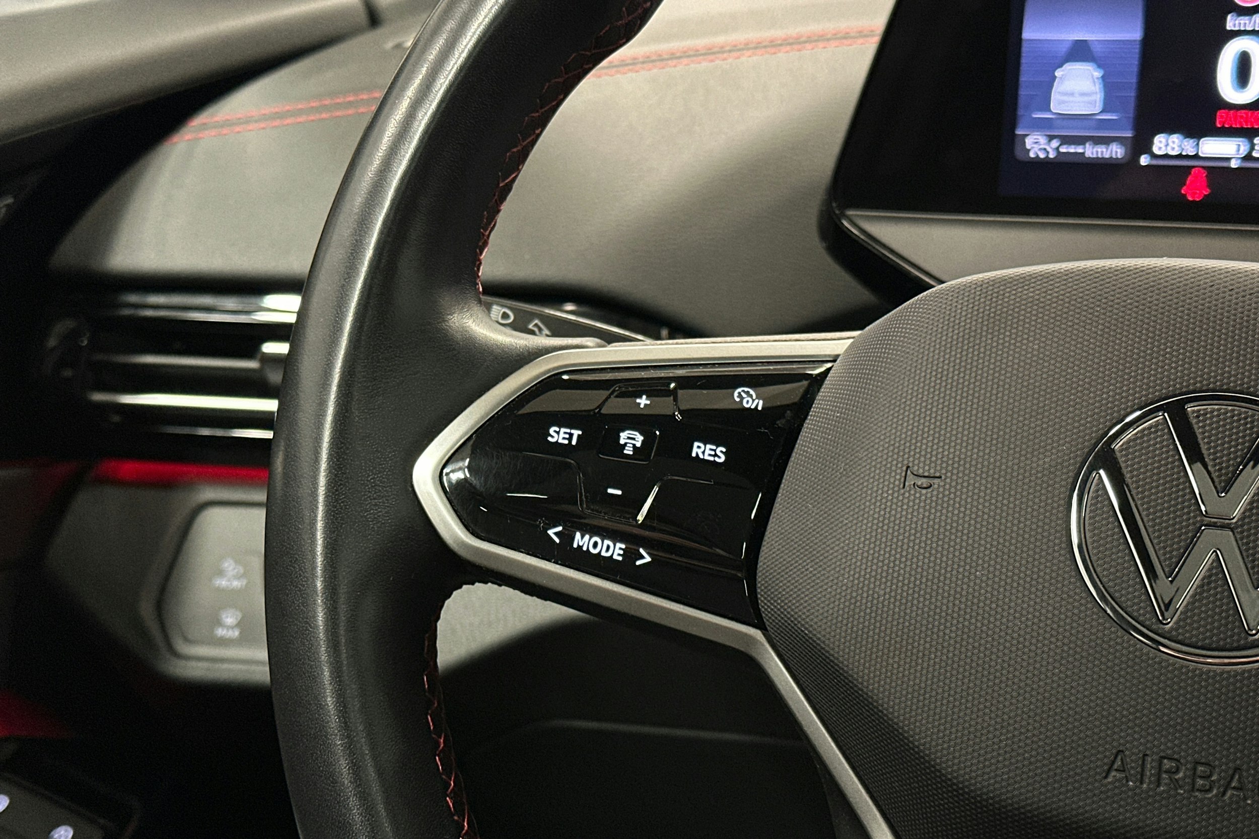 musta Volkswagen ID.4 2023 kuva 20.