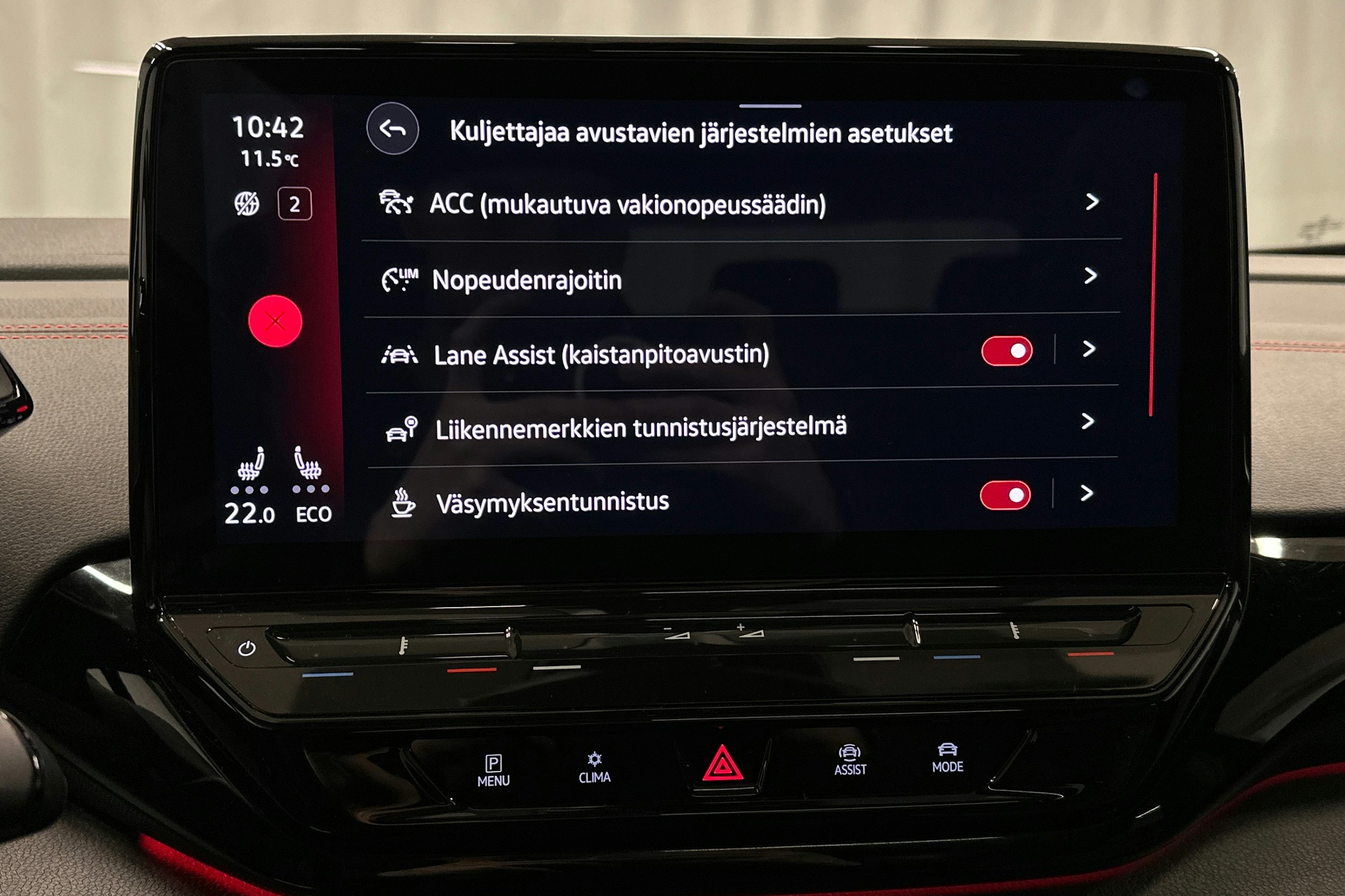 musta Volkswagen ID.4 2023 kuva 28.