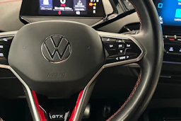 valkoinen Volkswagen ID.4 2023 kuva 12.