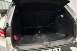 valkoinen Volkswagen ID.4 2023 kuva 38.