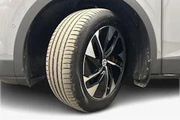 harmaa Volkswagen ID.4 2023 kuva 9.
