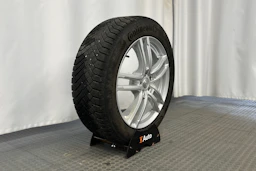 harmaa Volkswagen ID.4 2023 kuva 10.