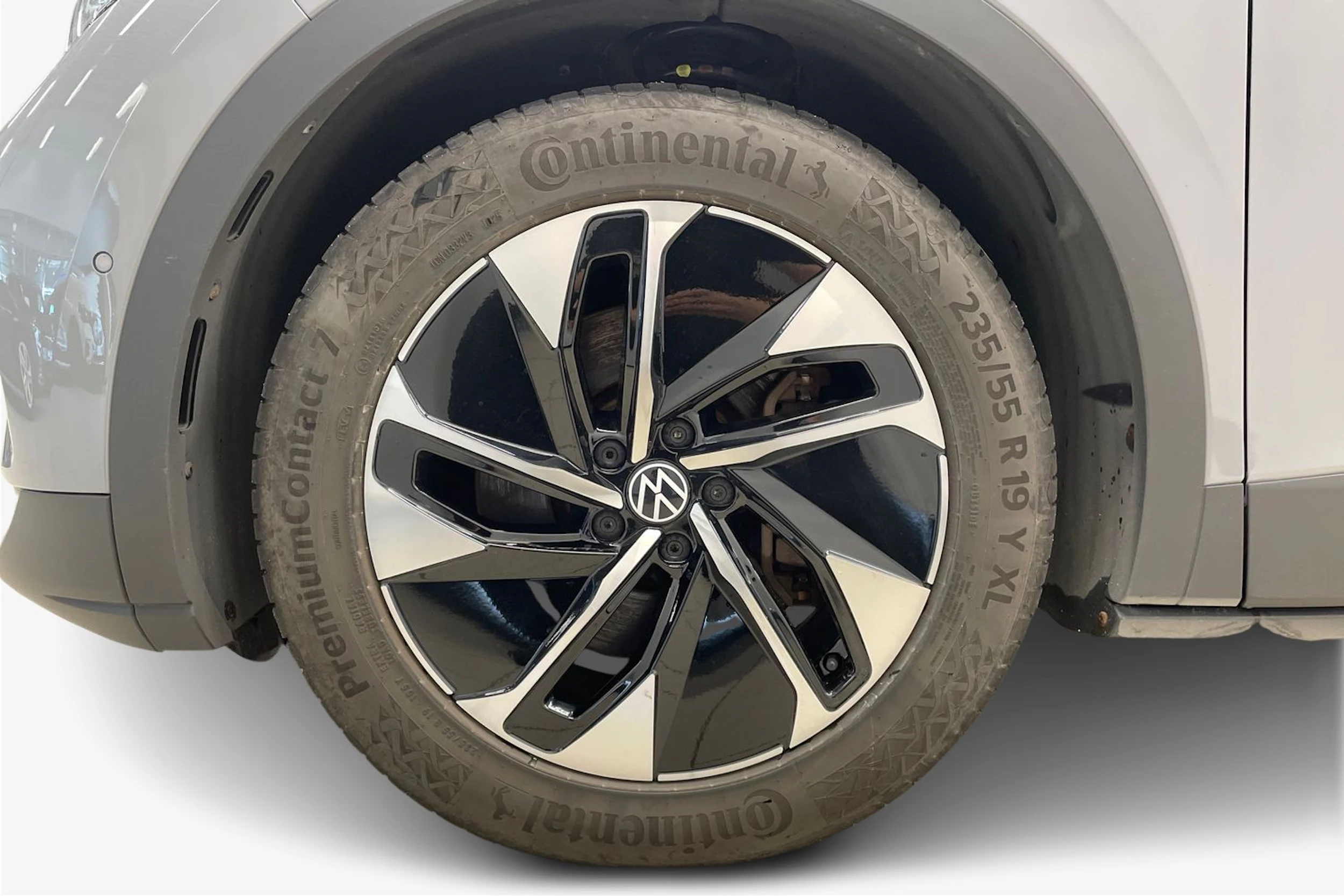 Harmaa Volkswagen ID.4 2023 kuva 9.