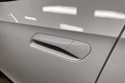 valkoinen Volkswagen ID.4 2023 kuva 26.