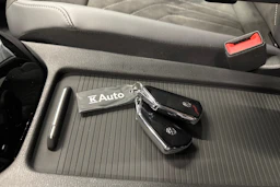 valkoinen Volkswagen ID.4 2023 kuva 27.
