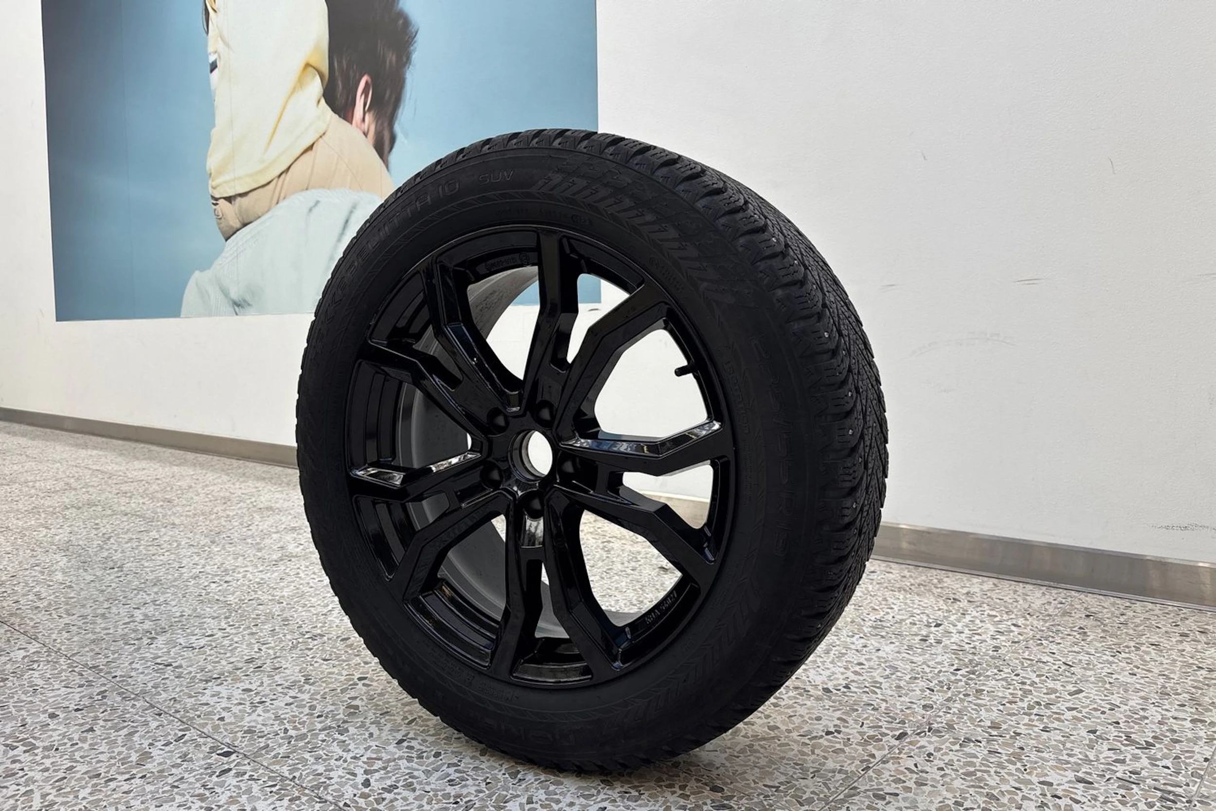 musta Volkswagen ID.4 2023 kuva 10.