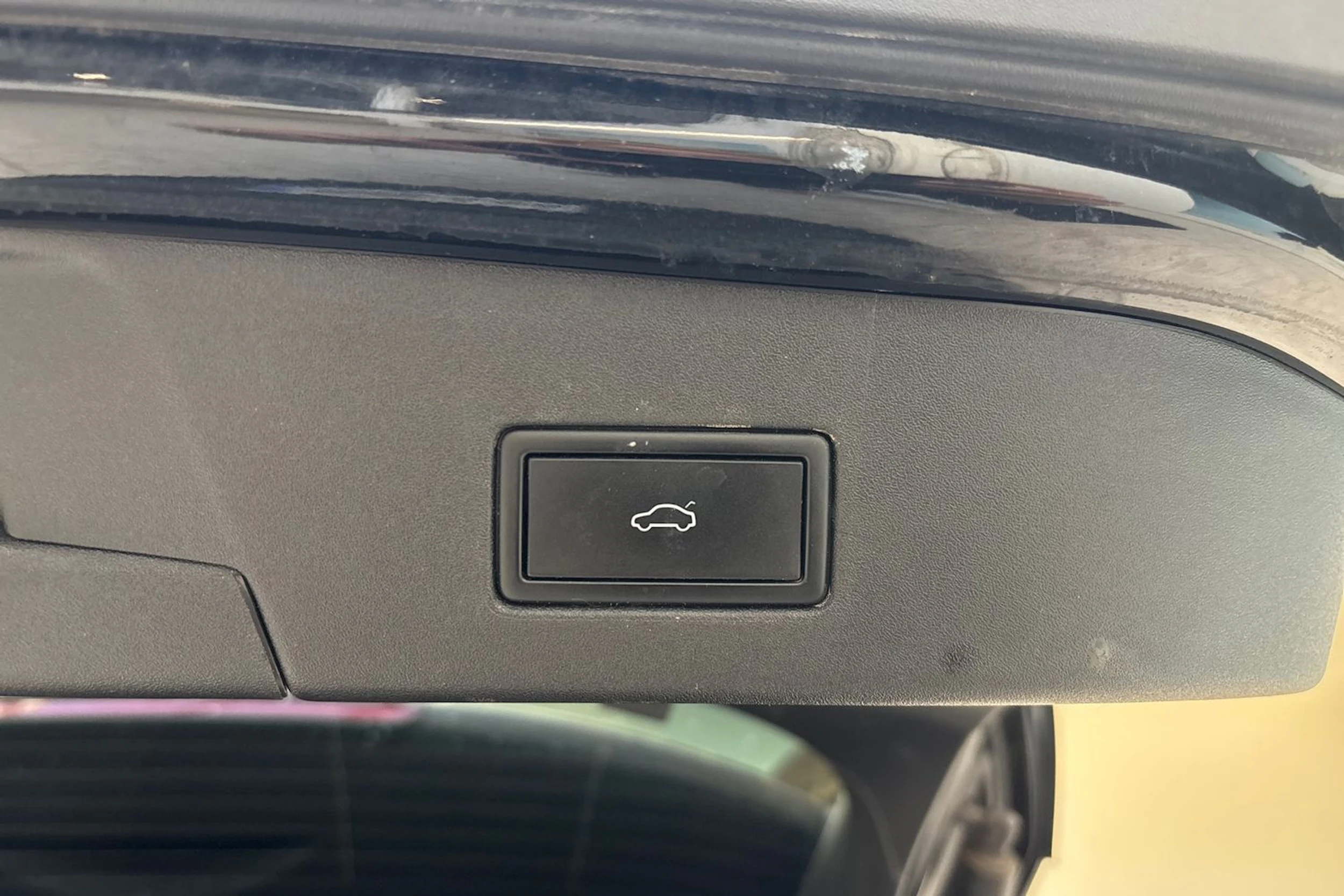 musta Volkswagen ID.4 2023 kuva 12.