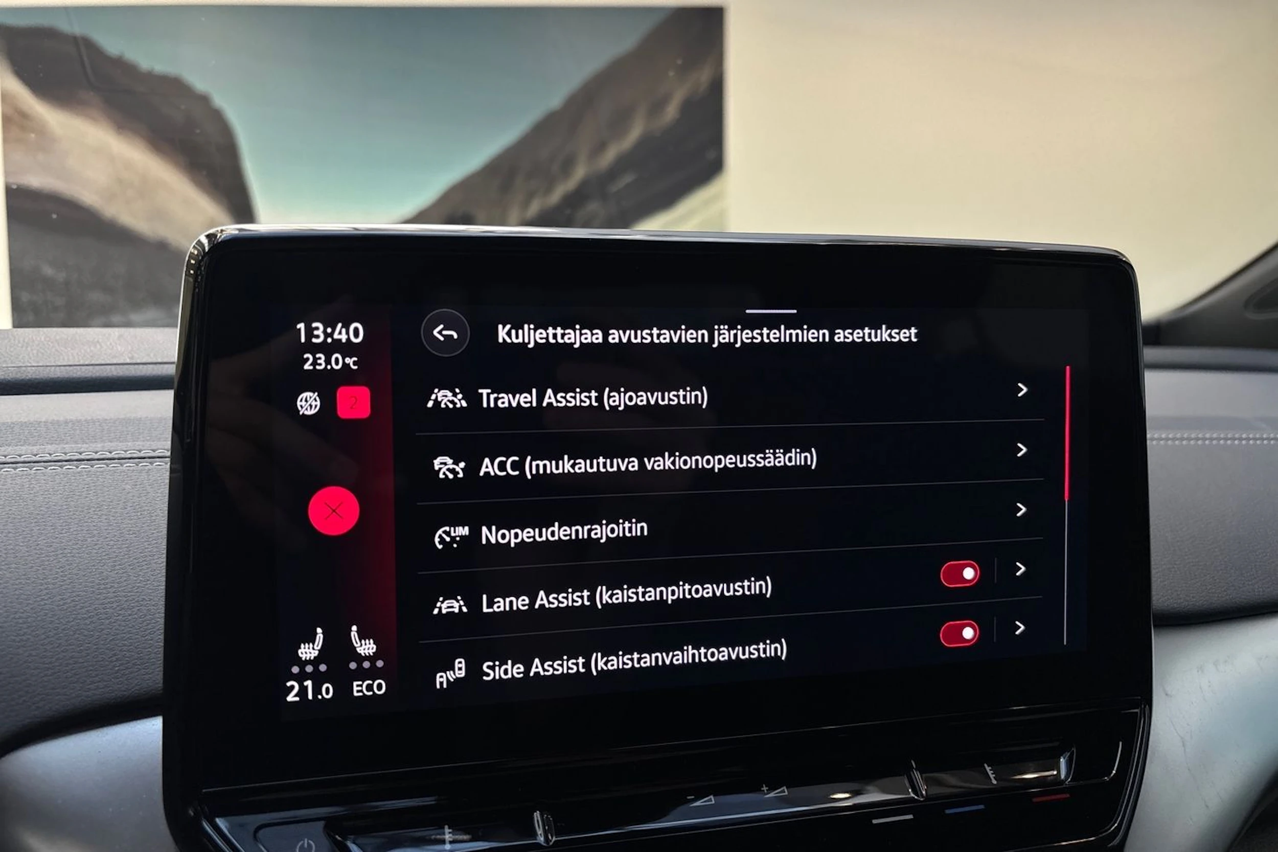 musta Volkswagen ID.4 2023 kuva 25.