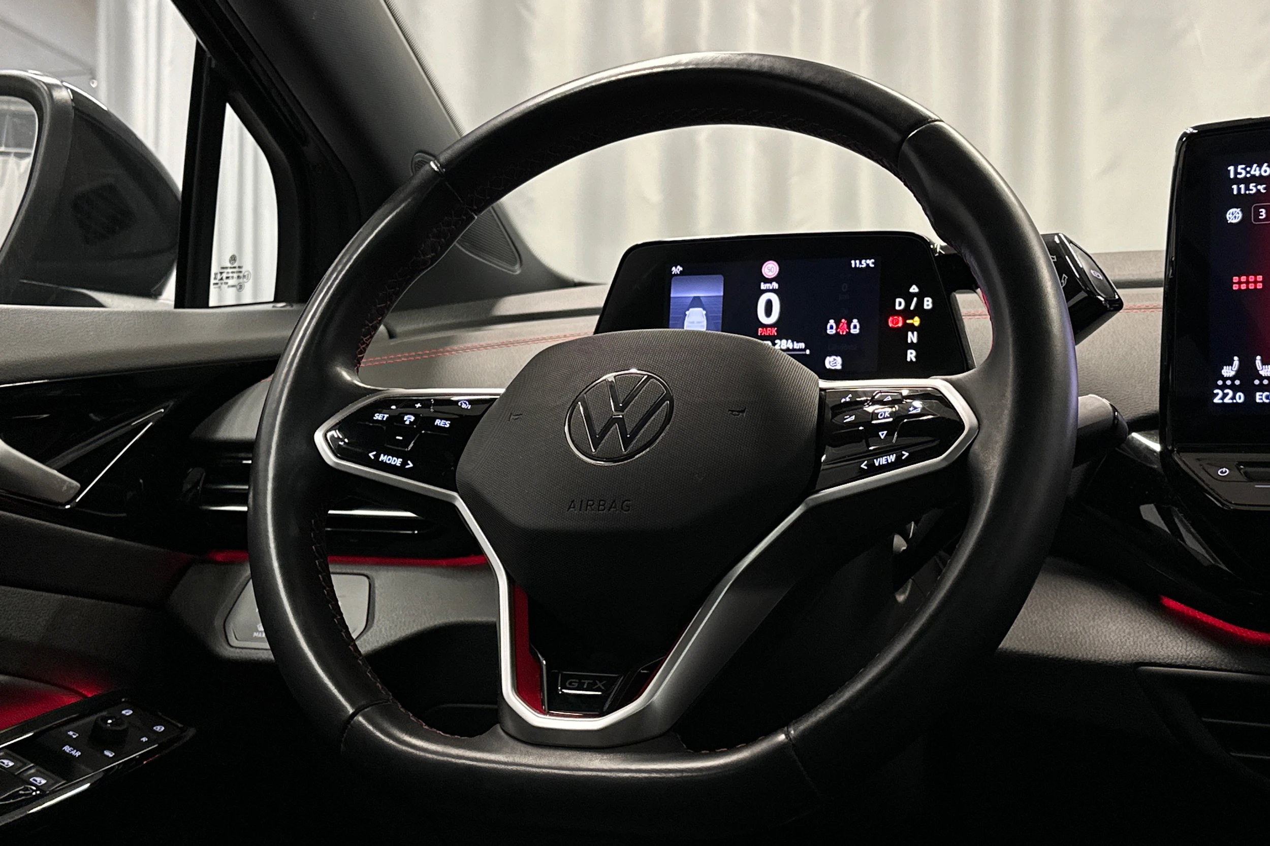 musta Volkswagen ID.4 2023 kuva 15.