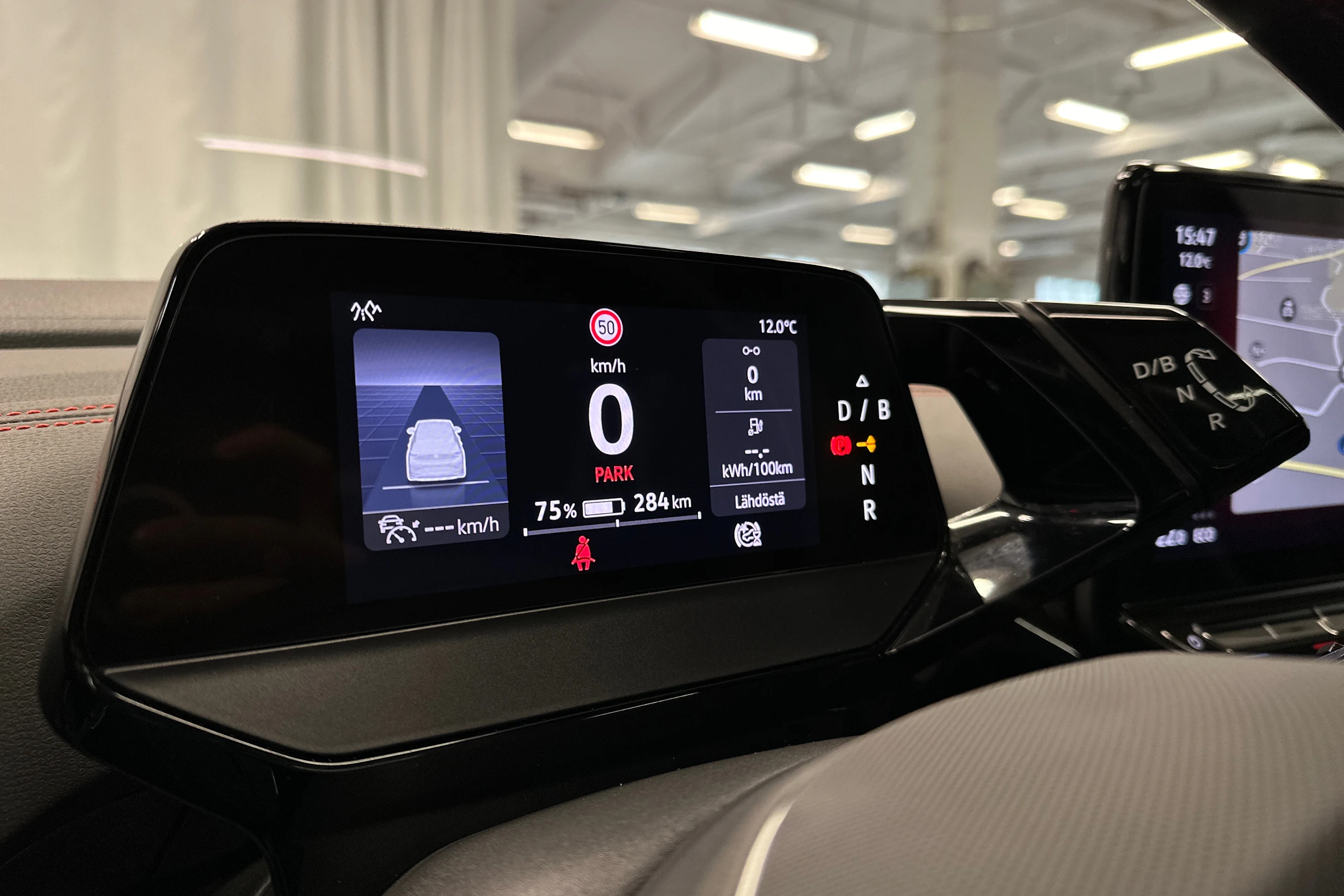 musta Volkswagen ID.4 2023 kuva 18.