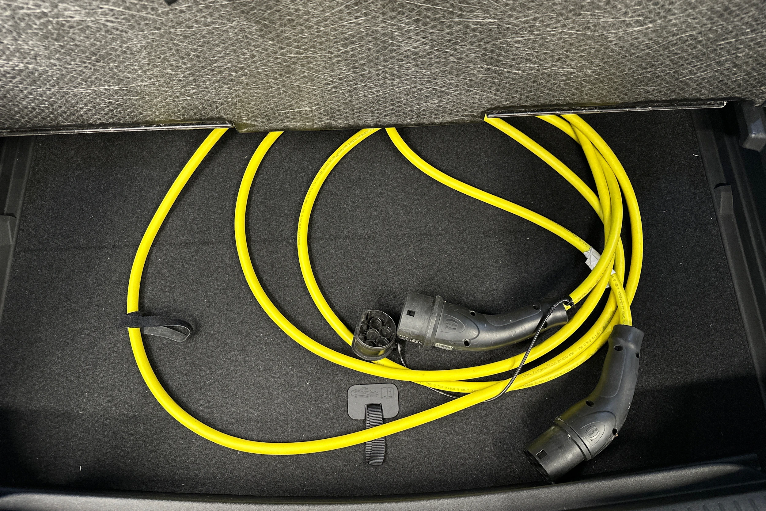 punainen Volkswagen ID.4 2023 kuva 33.