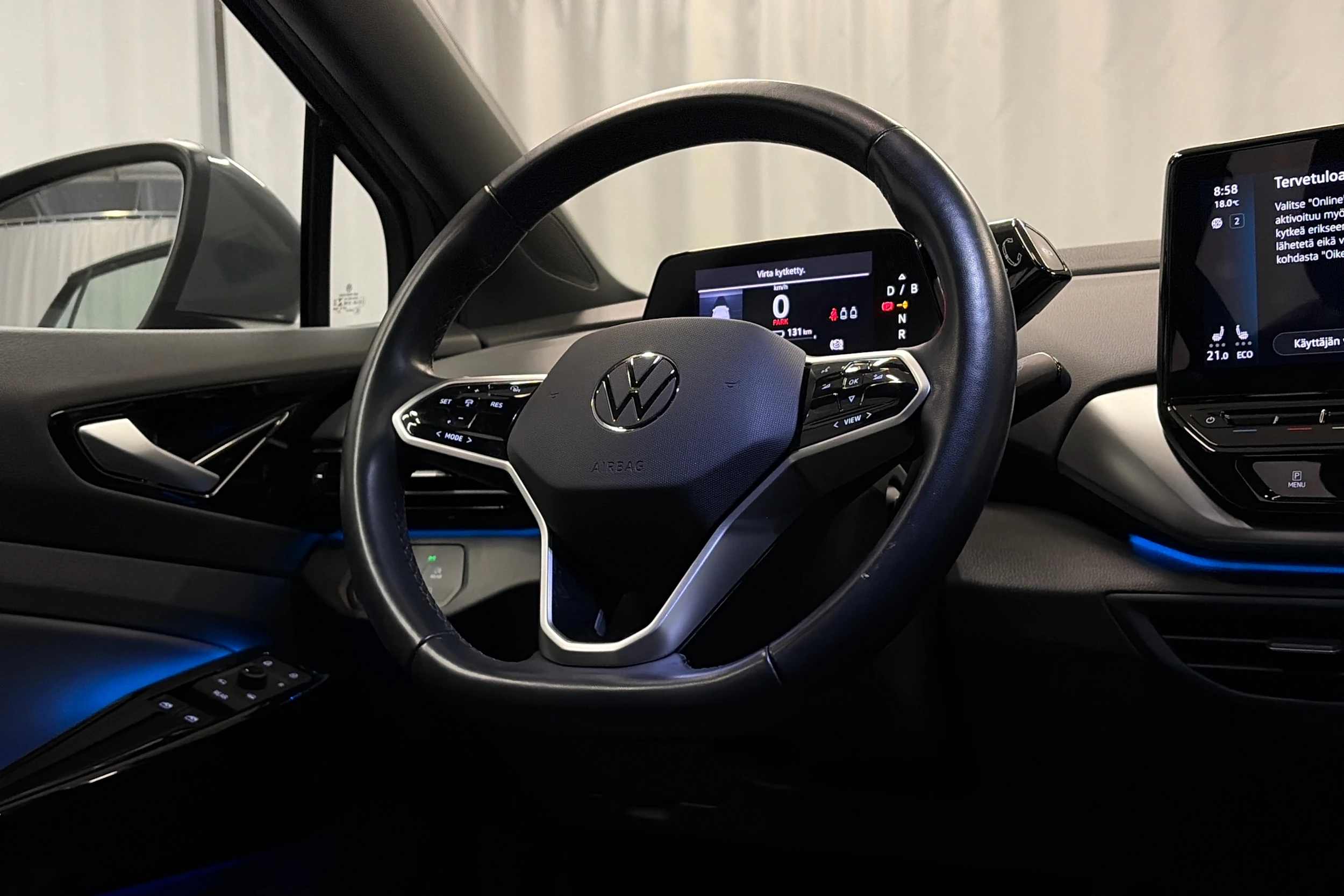 harmaa Volkswagen ID.4 2023 kuva 13.
