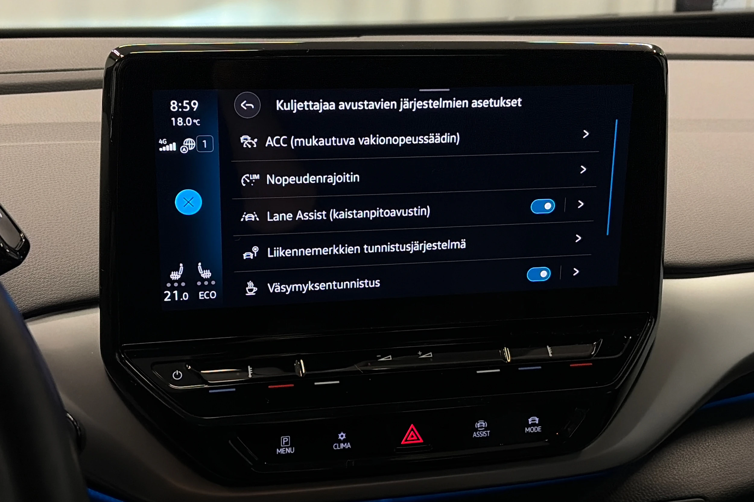 harmaa Volkswagen ID.4 2023 kuva 18.