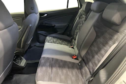 valkoinen Volkswagen ID.4 2023 kuva 8.