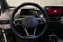 valkoinen Volkswagen ID.4 2023 kuva 11.