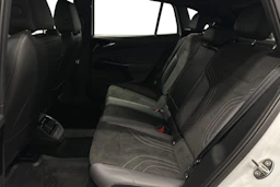 valkoinen Volkswagen ID.4 2023 kuva 8.