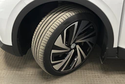 valkoinen Volkswagen ID.4 2023 kuva 10.