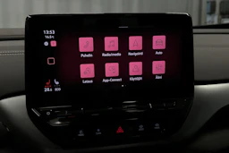 valkoinen Volkswagen ID.4 2023 kuva 17.