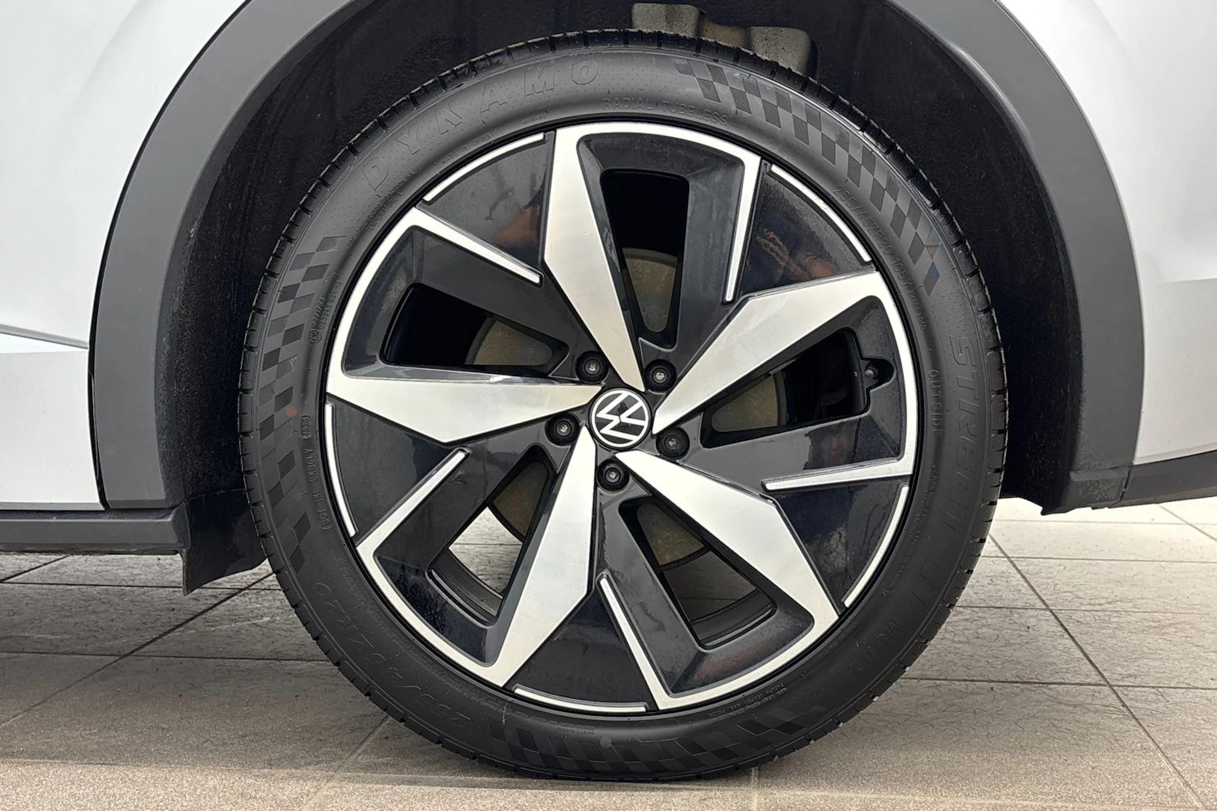 hopea Volkswagen ID.4 2023 kuva 10.