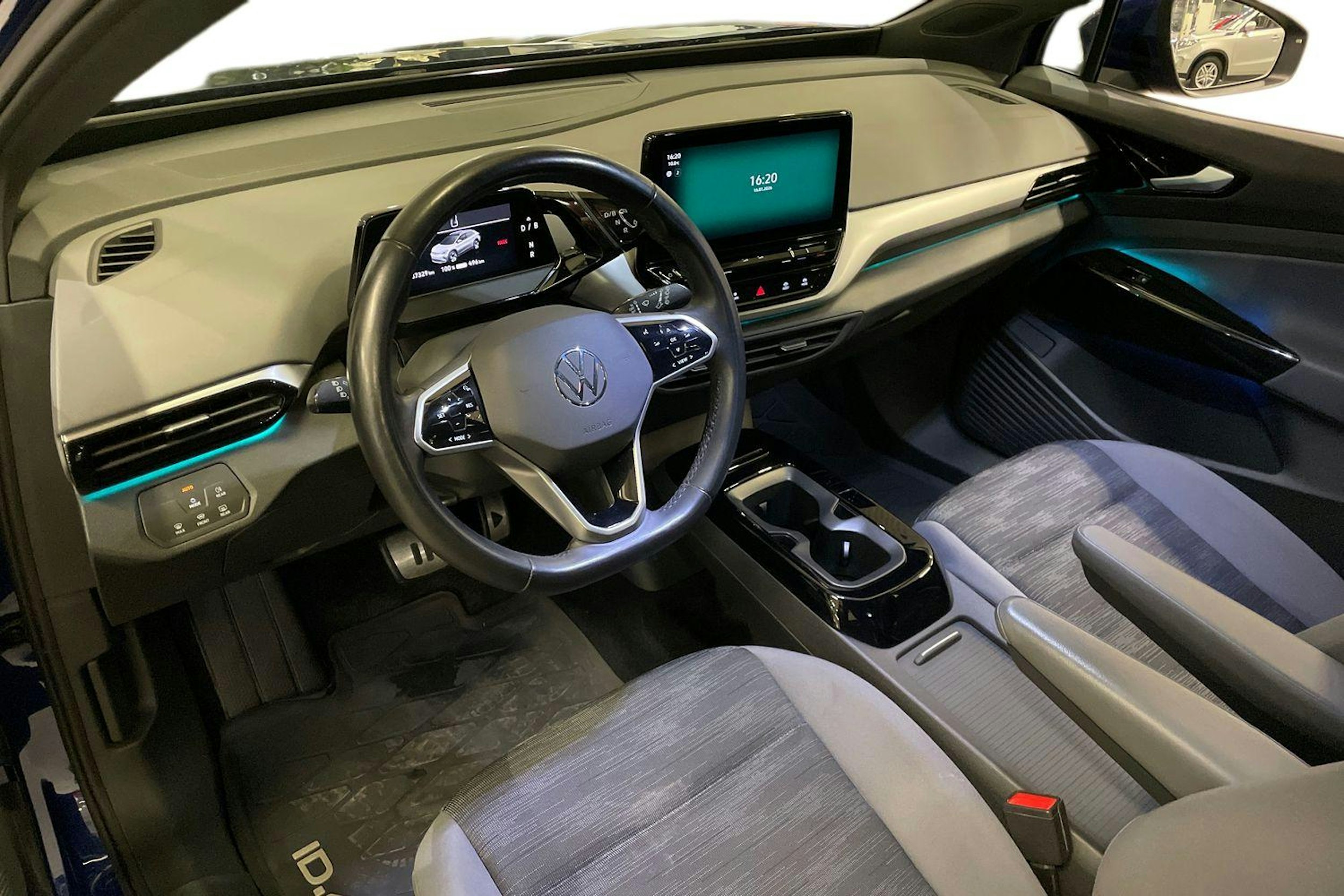 sininen Volkswagen ID.4 2023 kuva 7.