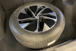 sininen Volkswagen ID.4 2023 kuva 13.