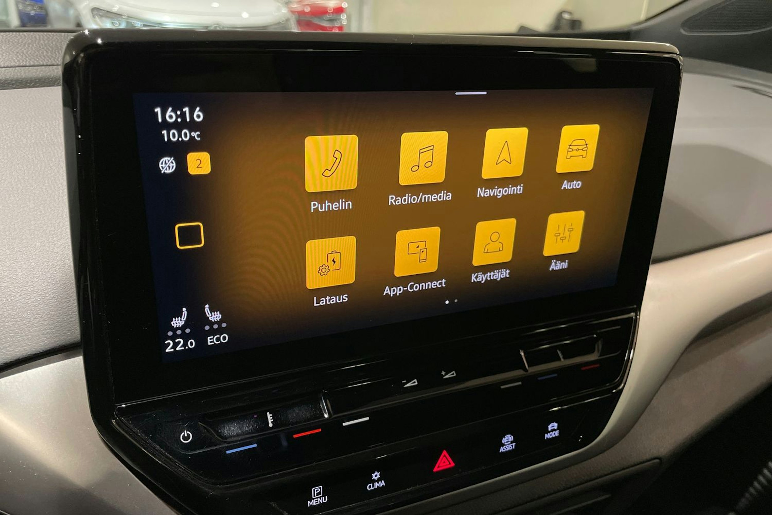 sininen Volkswagen ID.4 2023 kuva 20.