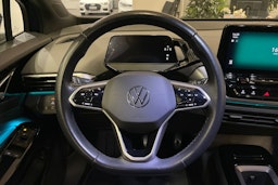 sininen Volkswagen ID.4 2023 kuva 28.