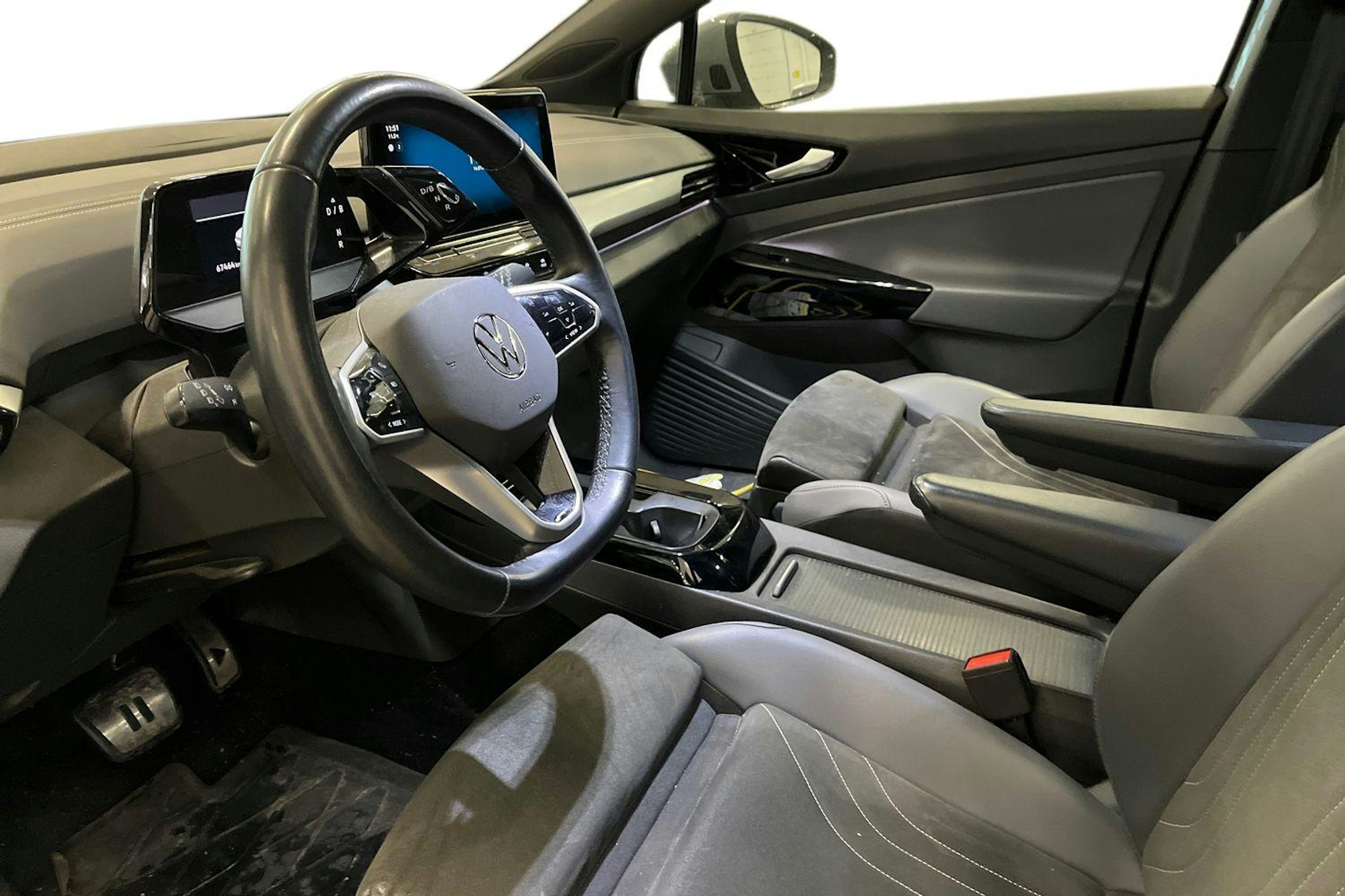 harmaa Volkswagen ID.4 2023 kuva 3.