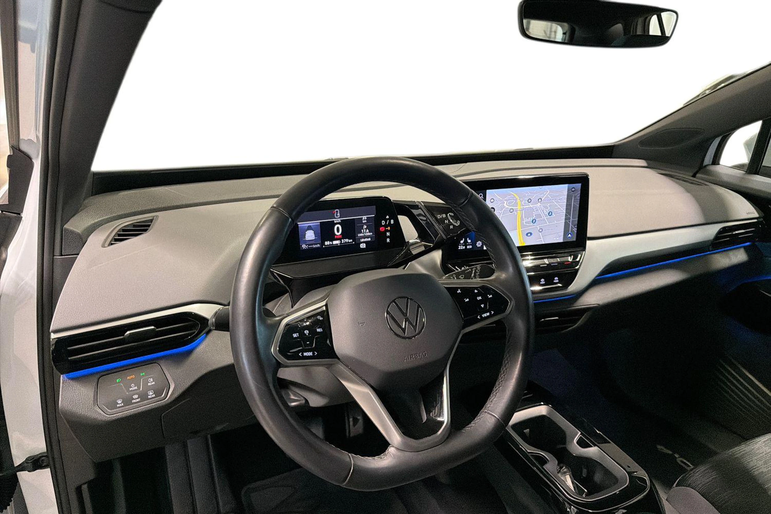 valkoinen Volkswagen ID.4 2023 kuva 3.