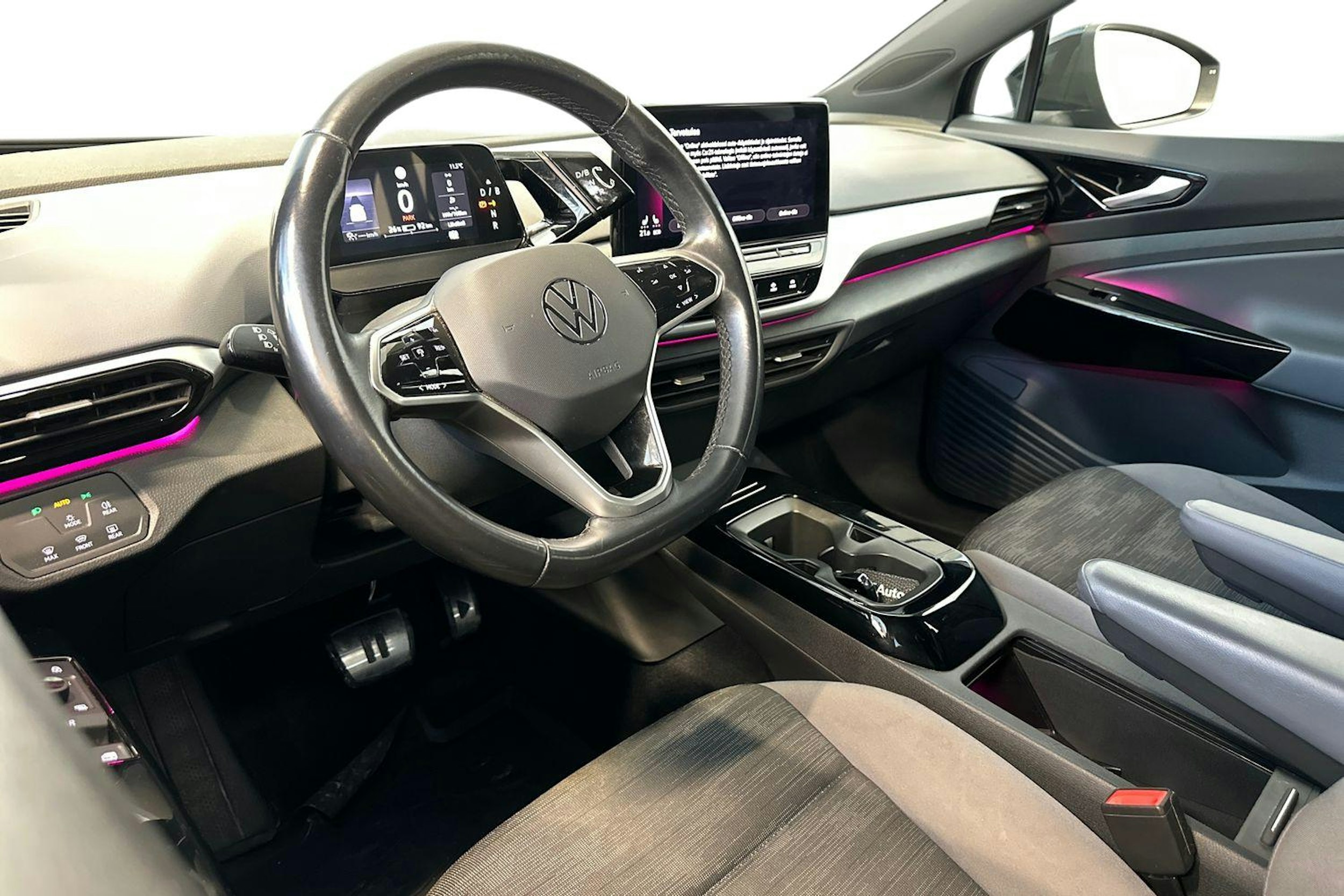 musta Volkswagen ID.4 2023 kuva 7.