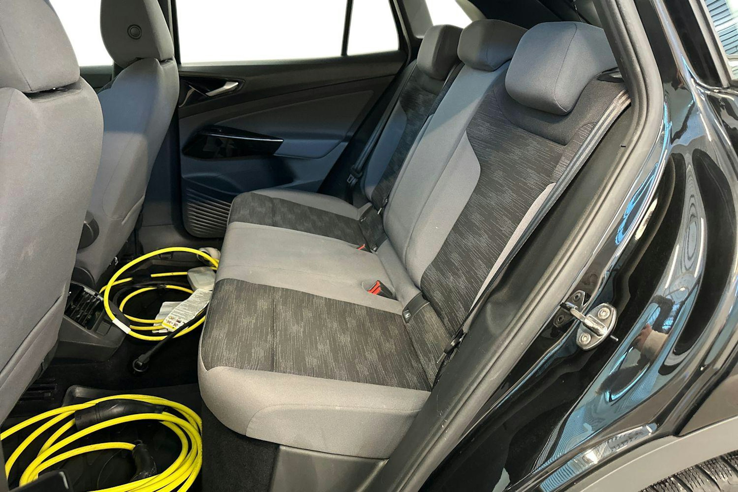 musta Volkswagen ID.4 2023 kuva 10.