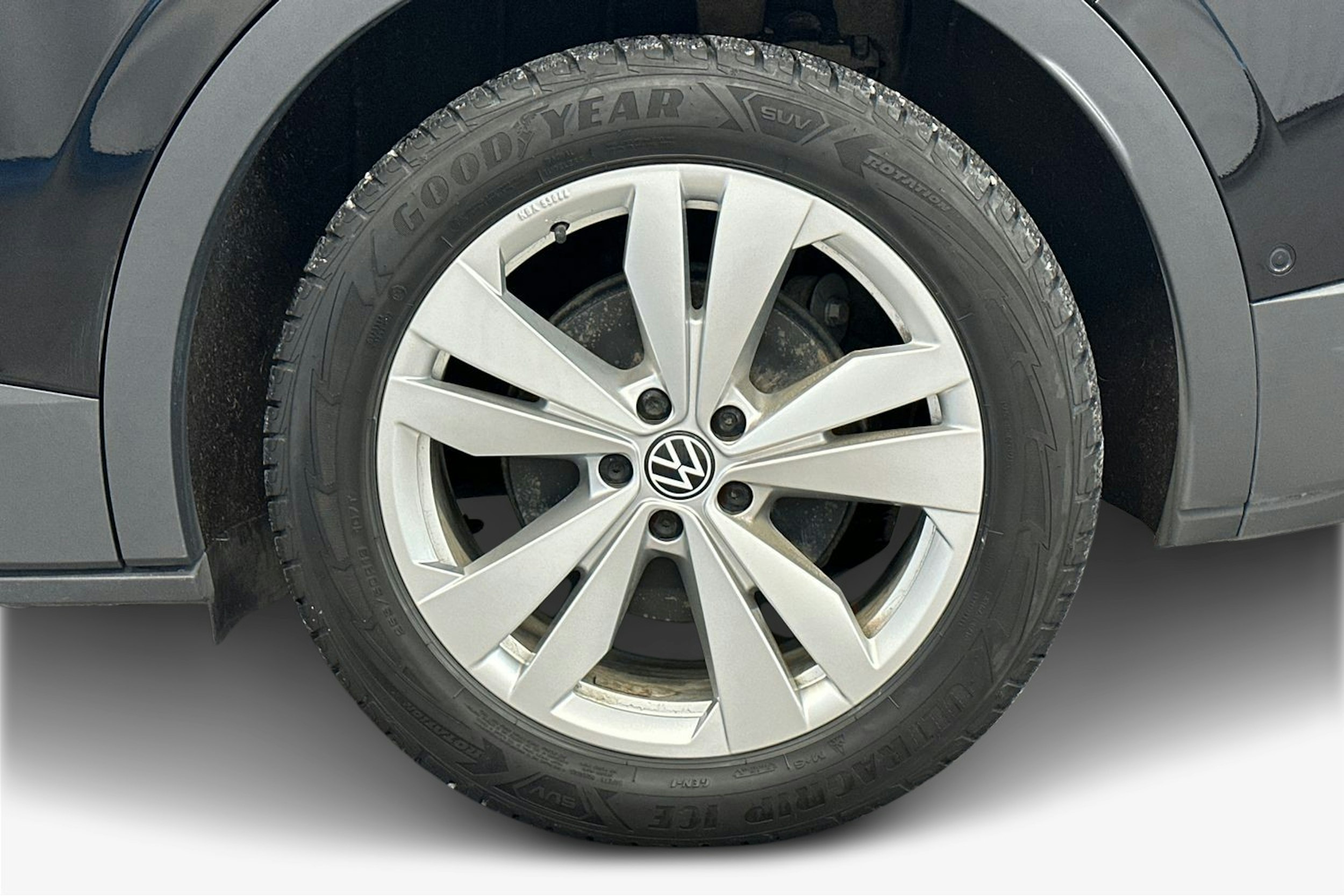 musta Volkswagen ID.4 2023 kuva 11.