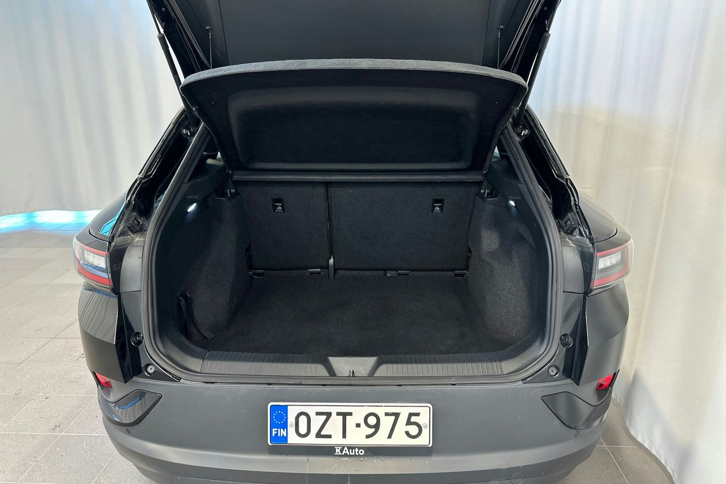 musta Volkswagen ID.4 2023 kuva 14.