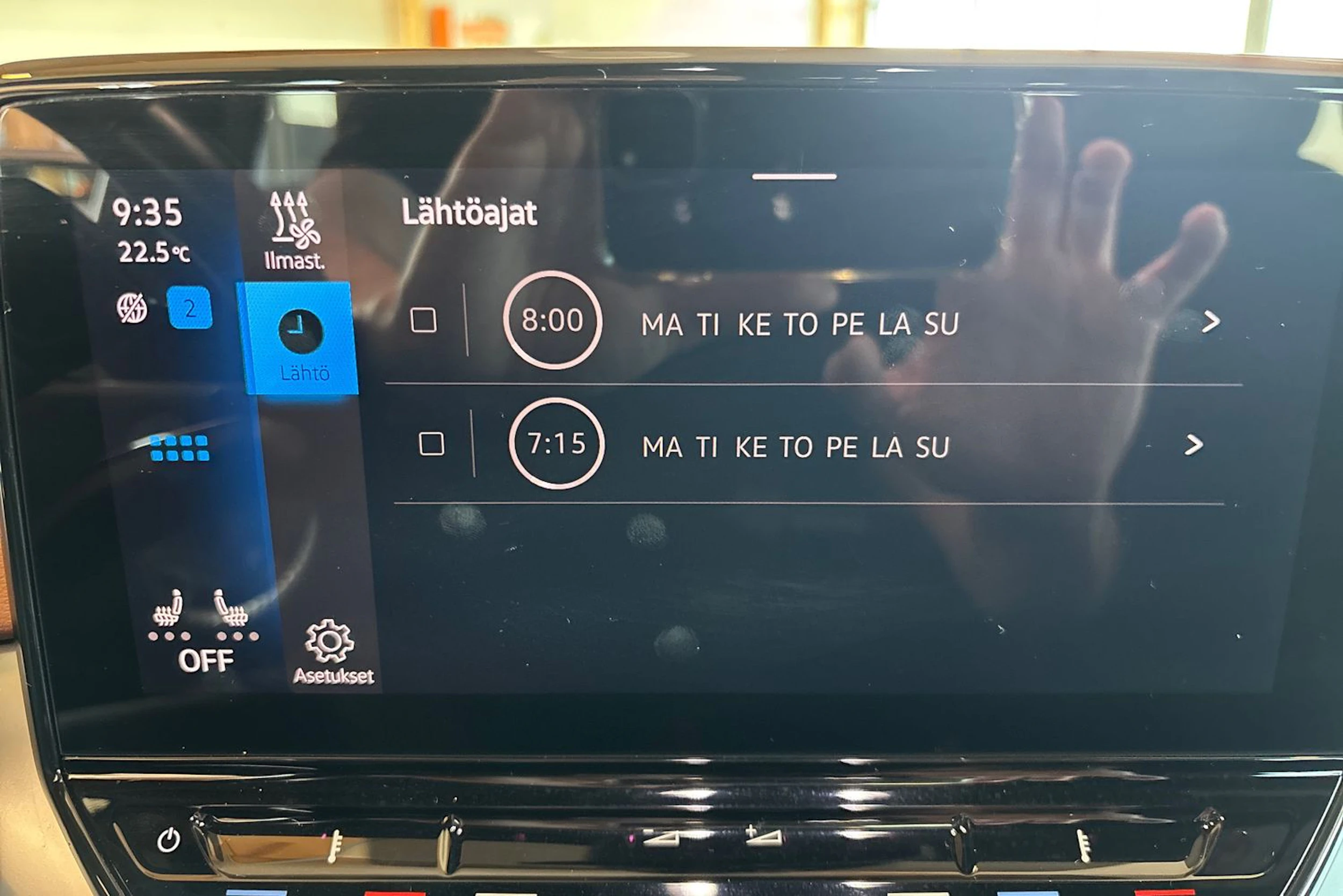 harmaa Volkswagen ID.4 2023 kuva 18.
