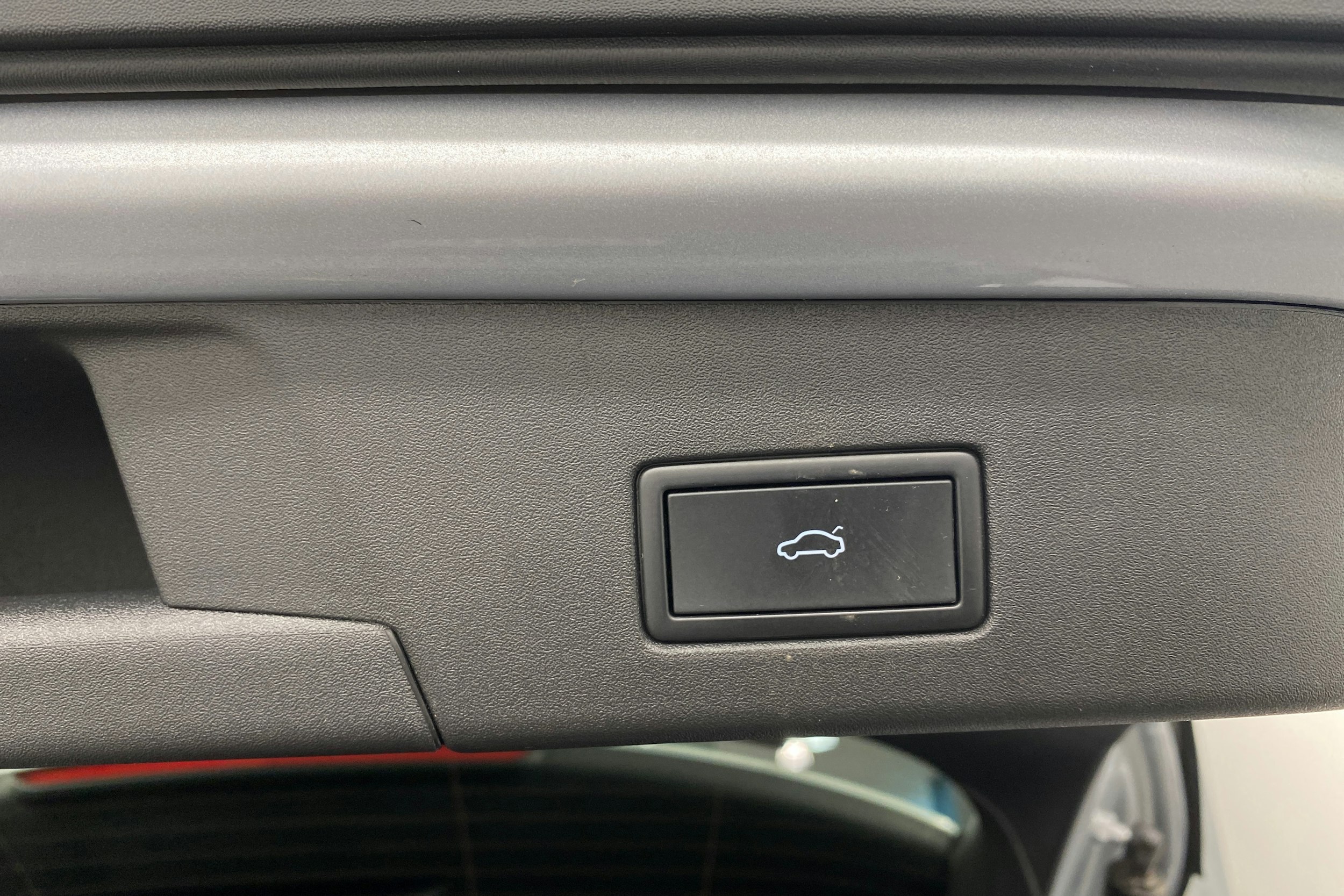 harmaa Volkswagen ID.4 2023 kuva 36.
