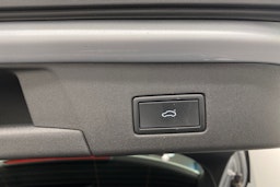 harmaa Volkswagen ID.4 2023 kuva 36.