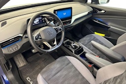Sininen Volkswagen ID.4 2023 kuva 7.