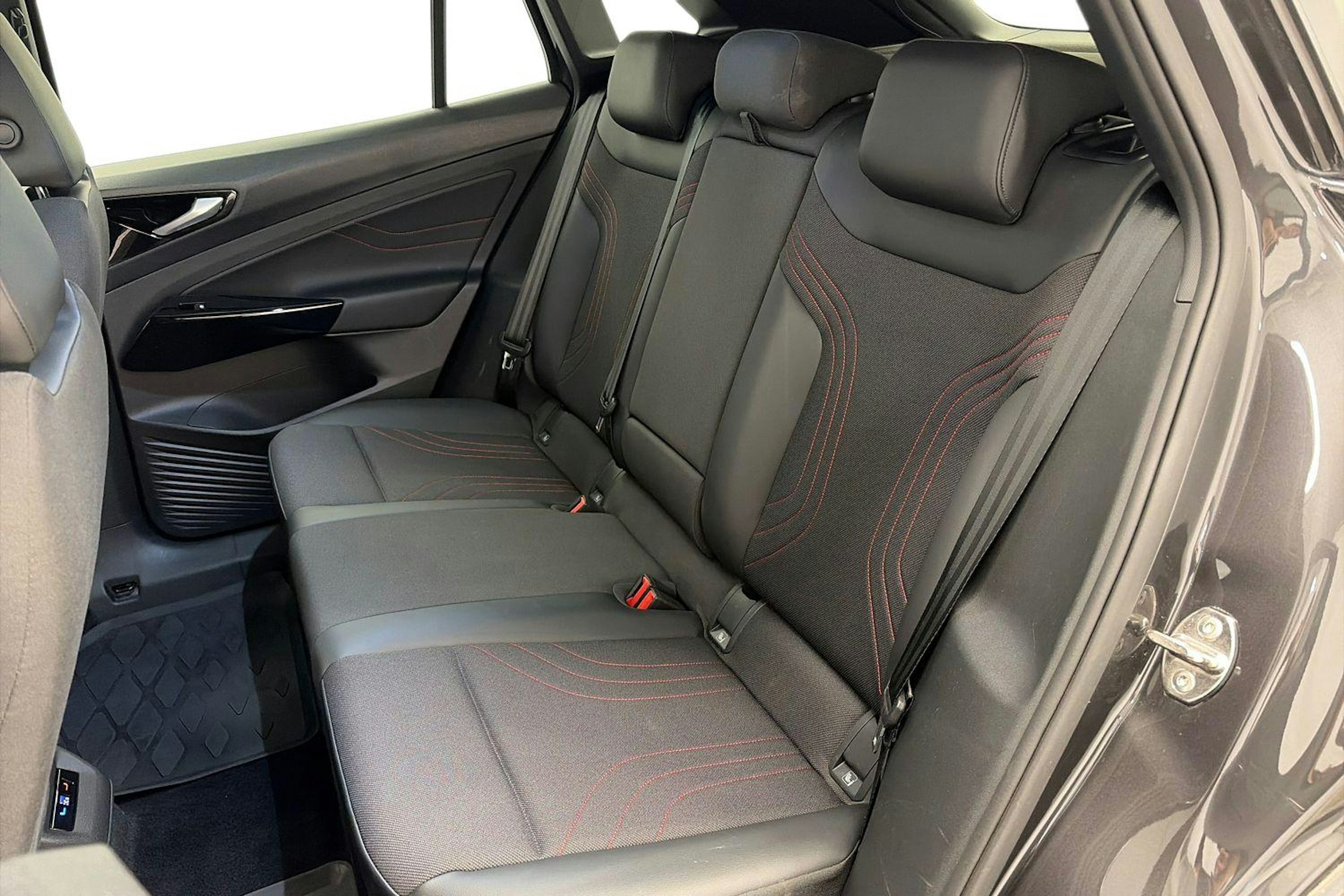 harmaa Volkswagen ID.4 2023 kuva 11.