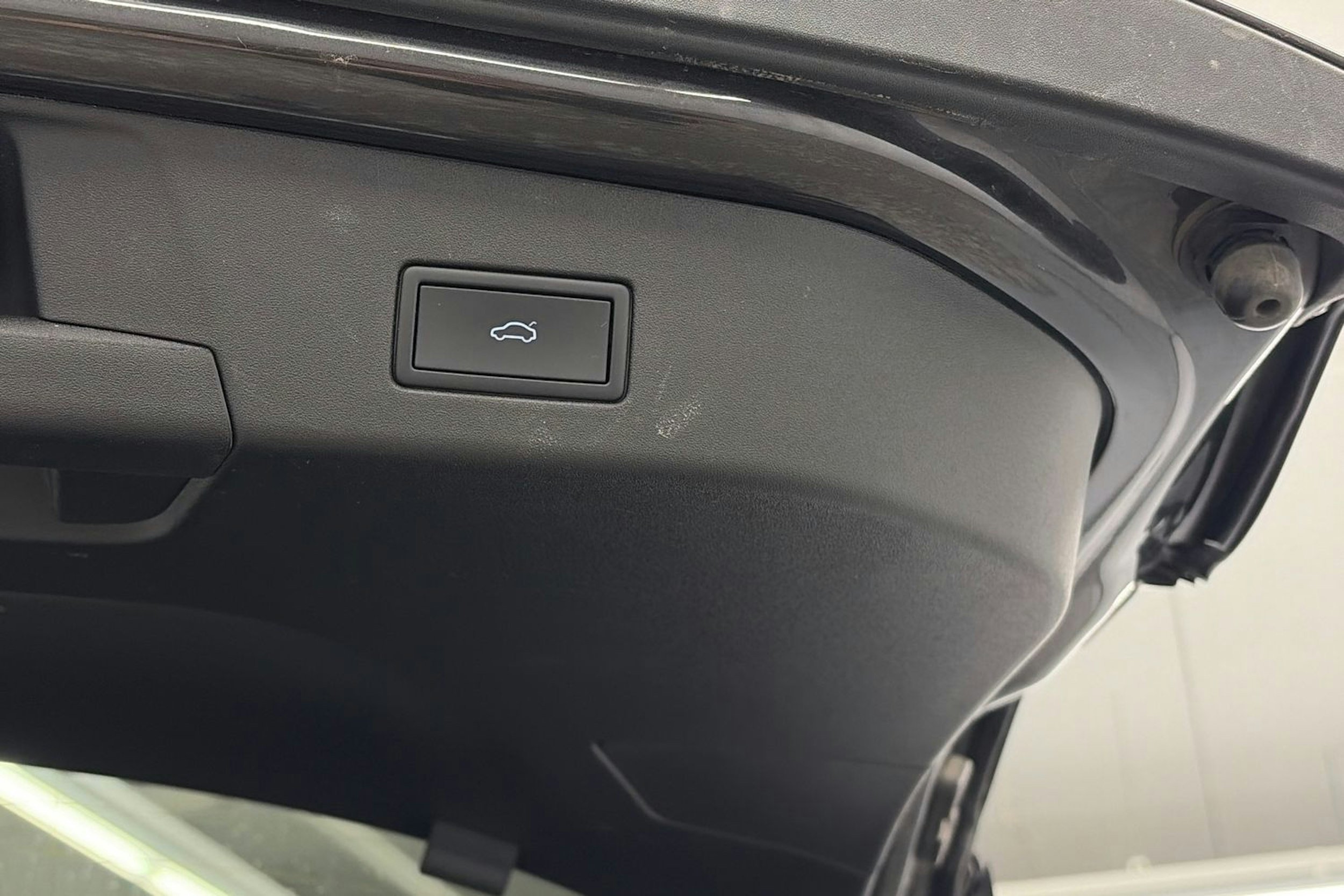 harmaa Volkswagen ID.4 2023 kuva 15.