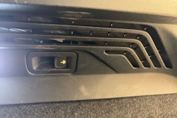 harmaa Volkswagen ID.4 2023 kuva 16.