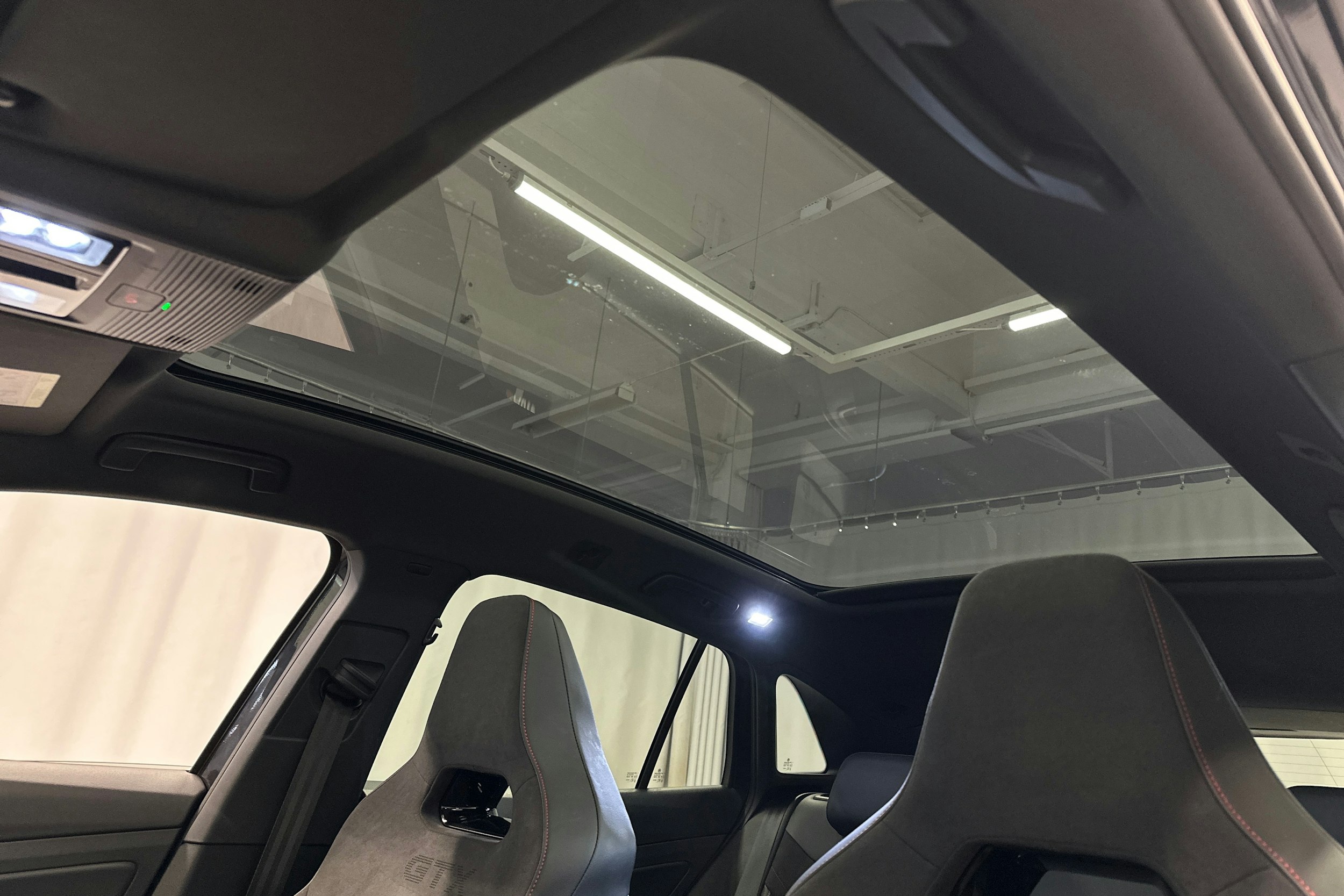 met. harmaa Volkswagen ID.4 2023 kuva 34.